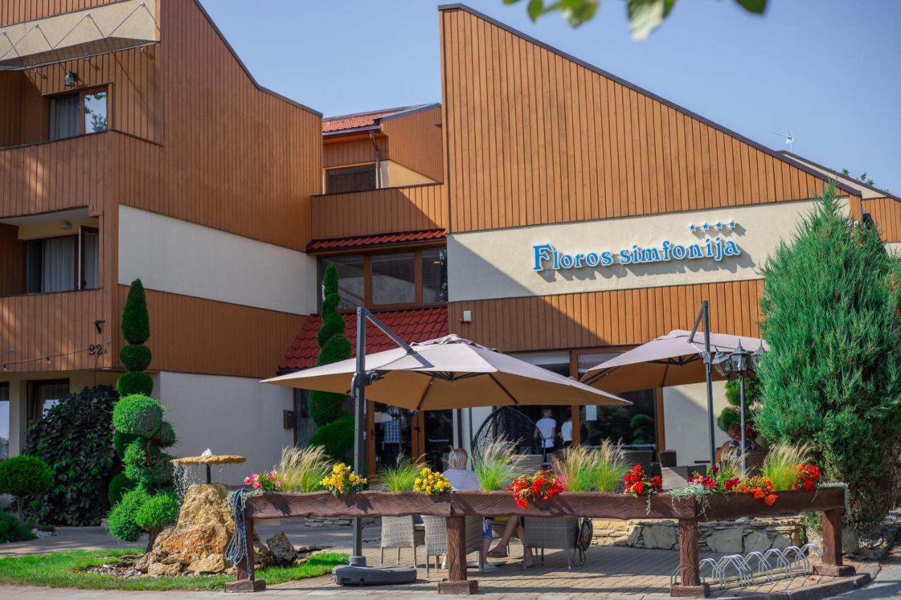 Floros Simfonija Hotel Šventoji Exterior foto