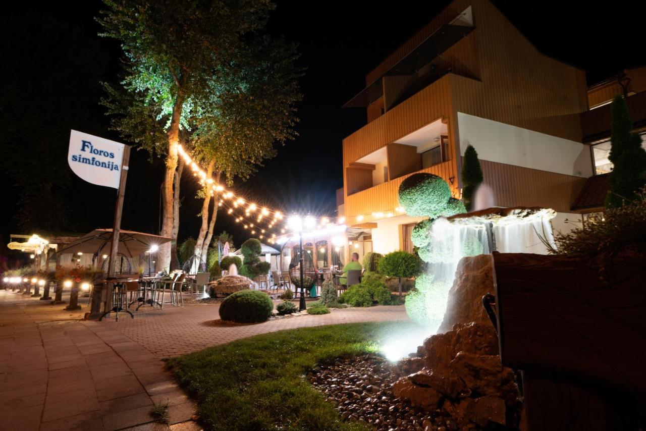 Floros Simfonija Hotel Šventoji Exterior foto